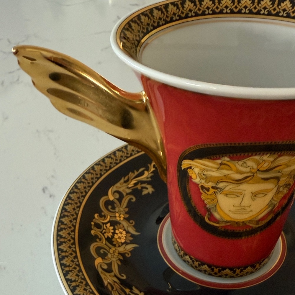 New Versace Red and Gold Medusa Cup and Saucer collectible Rosenthal perfect - Picture 8 of 9